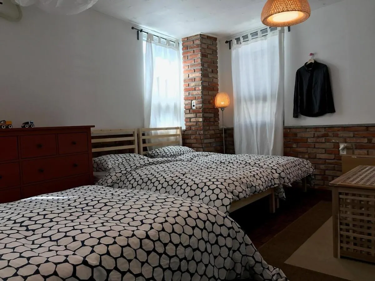 Second Holmes Apartment Jeju 0*,  South Korea