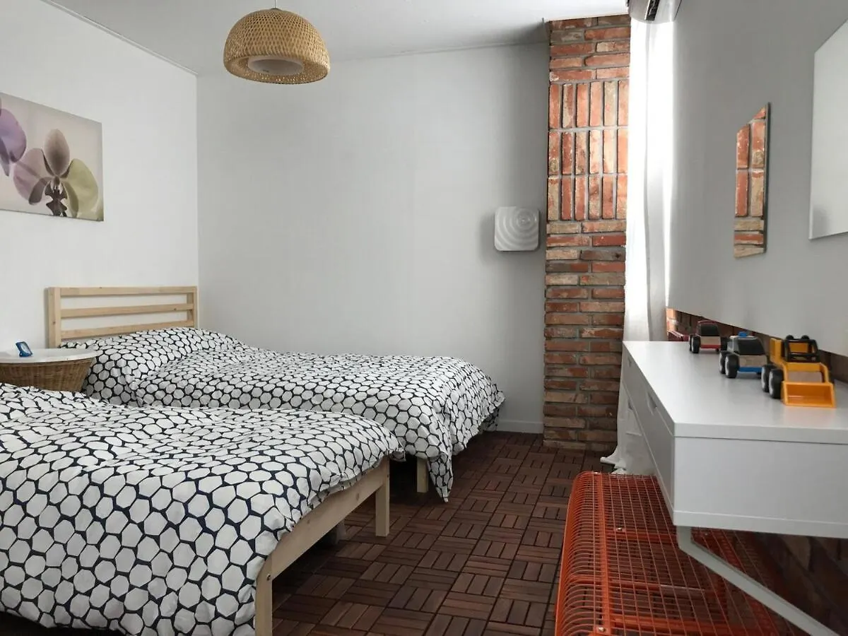 Second Holmes Apartment Jeju