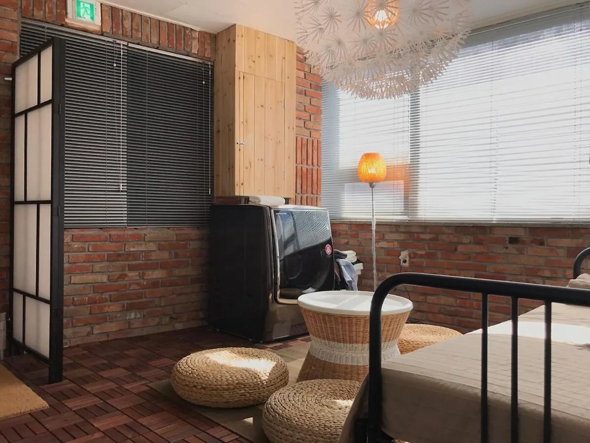Second Holmes Apartment Jeju